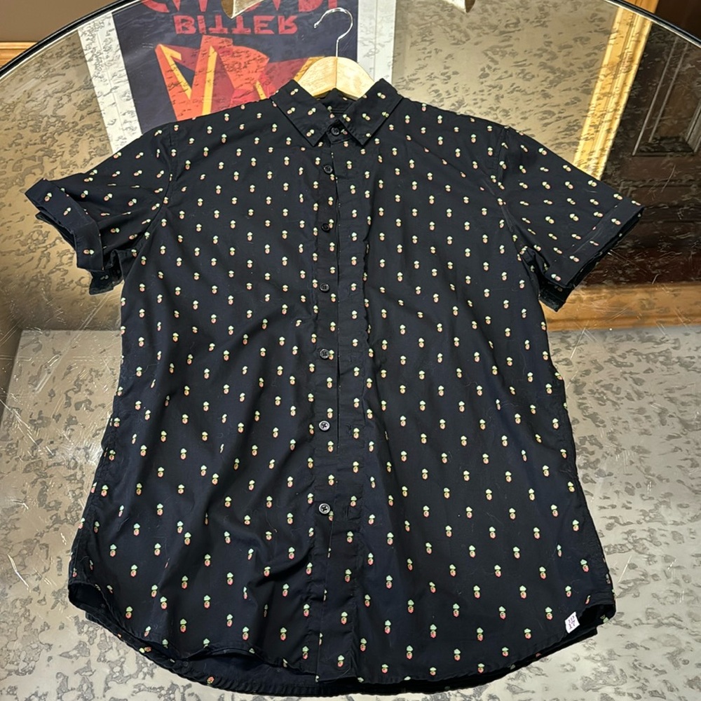 Perfect pineapples - collared short sleeve